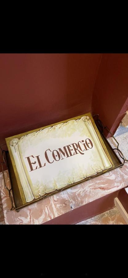 El Comercio Villarejo del Valle Eksteriør billede